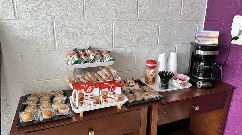 <b>Americas Best Value Inn Wytheville Restaurant</b>. Images powered by <a href="https://iceportal.shijigroup.com/" title="IcePortal" target="_blank">IcePortal</a>.