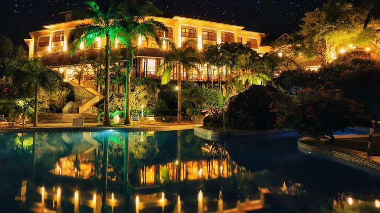 Diani Reef Beach Resort & Spa Pool