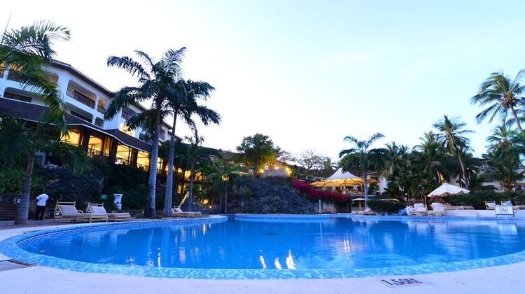 Diani Reef Beach Resort & Spa Pool