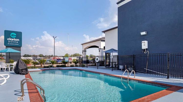 Clarion Pointe Sulphur Lake Charles Pool