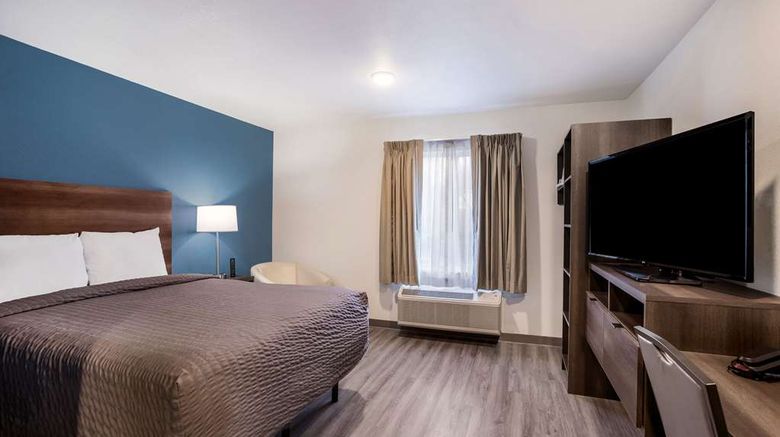 <b>WoodSpring Suites Detroit Madison Height Room</b>. Images powered by <a href="https://iceportal.shijigroup.com/" title="IcePortal" target="_blank">IcePortal</a>.