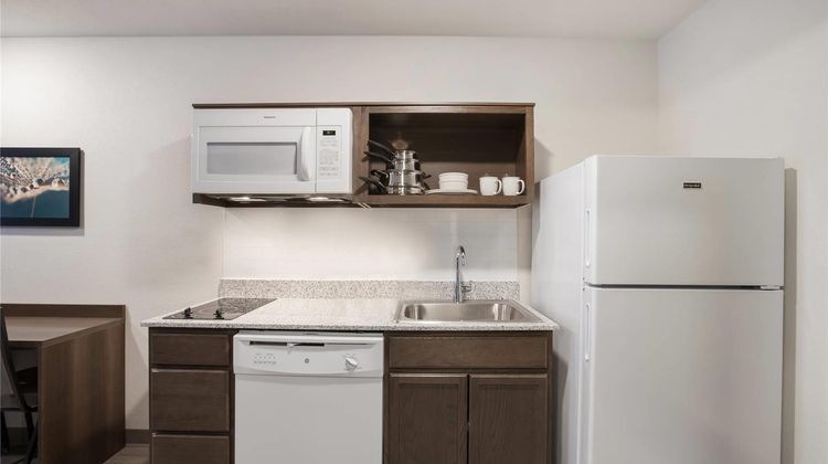 WoodSpring Suites Detroit Madison Height Room