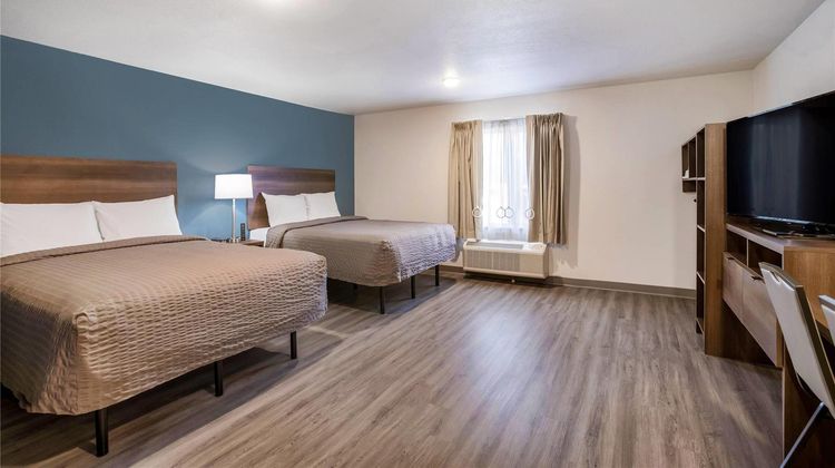 WoodSpring Suites Detroit Madison Height Room