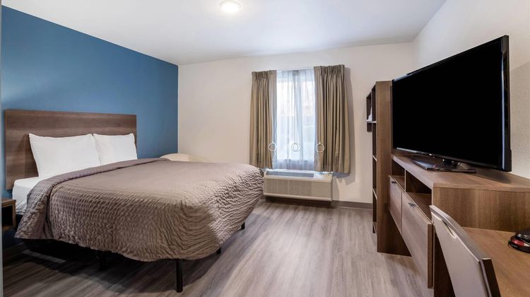 WoodSpring Suites Detroit Madison Height Room