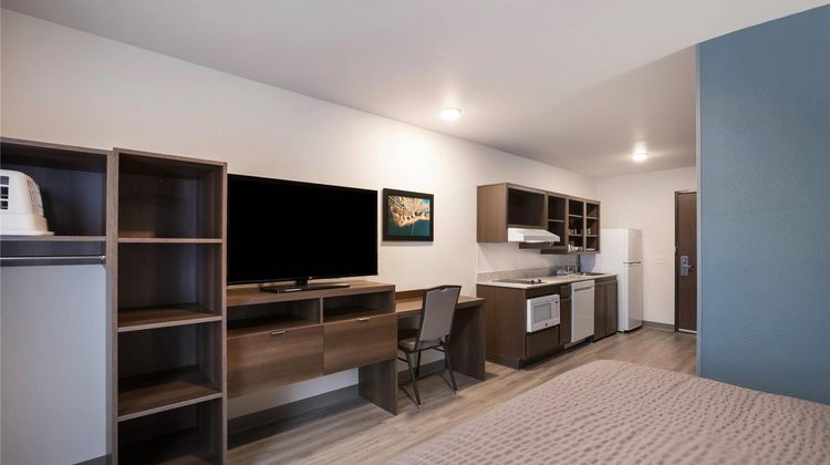 WoodSpring Suites Detroit Madison Height Room