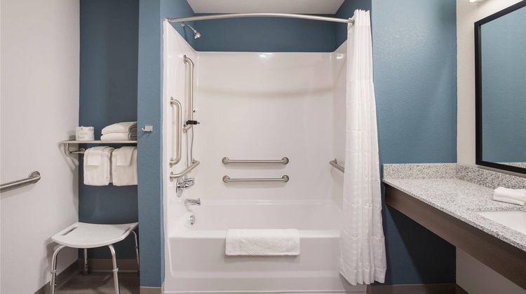 WoodSpring Suites Detroit Madison Height Room