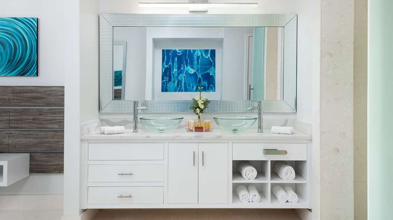 <b>Zenza Hotel Room</b>. Images powered by <a href="https://iceportal.shijigroup.com/" title="IcePortal" target="_blank">IcePortal</a>.