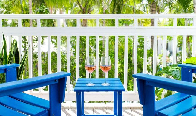 Parrot Key Hotel & Villas Exterior