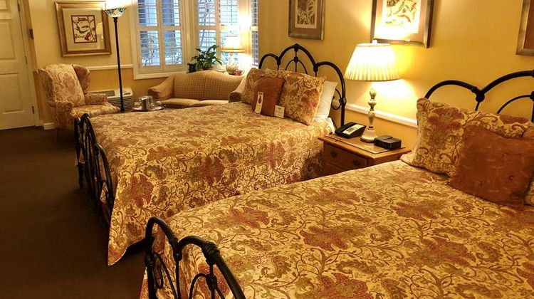 Apple Farm Inn Room