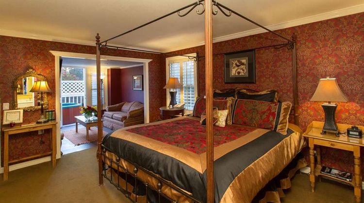 Apple Farm Inn Room