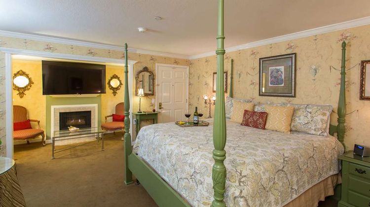Apple Farm Inn Room
