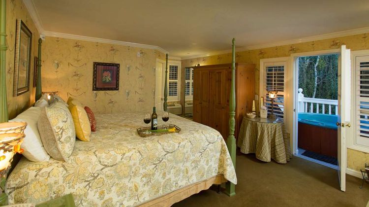 Apple Farm Inn Room
