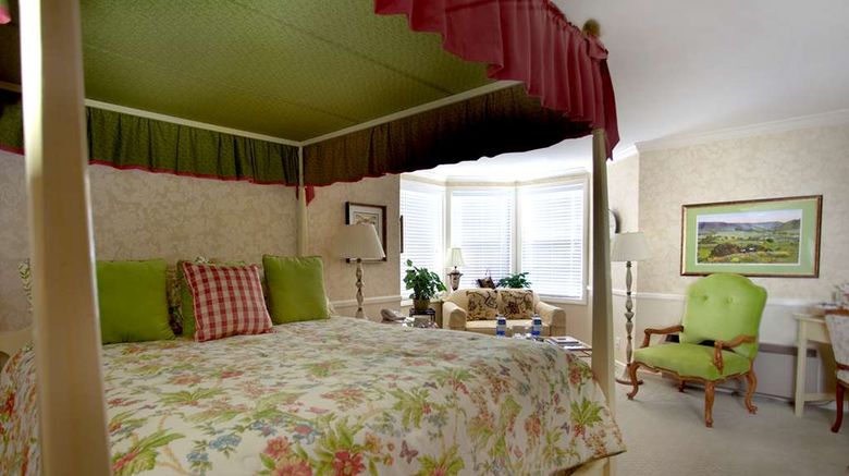 <b>Apple Farm Inn Room</b>. Images powered by <a href="https://iceportal.shijigroup.com/" title="IcePortal" target="_blank">IcePortal</a>.
