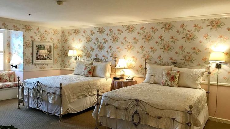 Apple Farm Inn Room