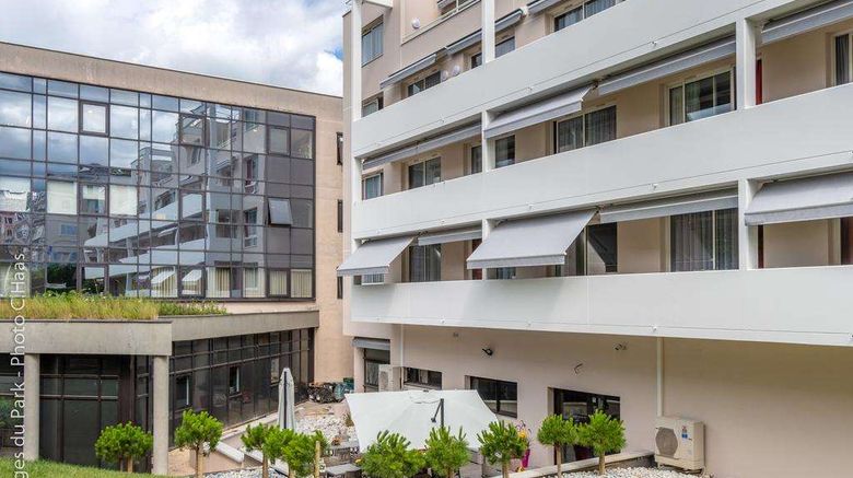 <b>Les Loges du Park Exterior</b>. Images powered by <a href="https://iceportal.shijigroup.com/" title="IcePortal" target="_blank">IcePortal</a>.