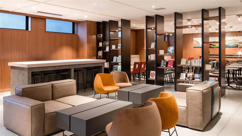 <b>Comfort Hotel Kyoto Horikawagojo Lobby</b>. Images powered by <a href="https://iceportal.shijigroup.com/" title="IcePortal" target="_blank">IcePortal</a>.