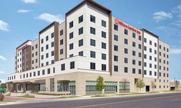 Hilton Garden Inn North-Near the Domain
