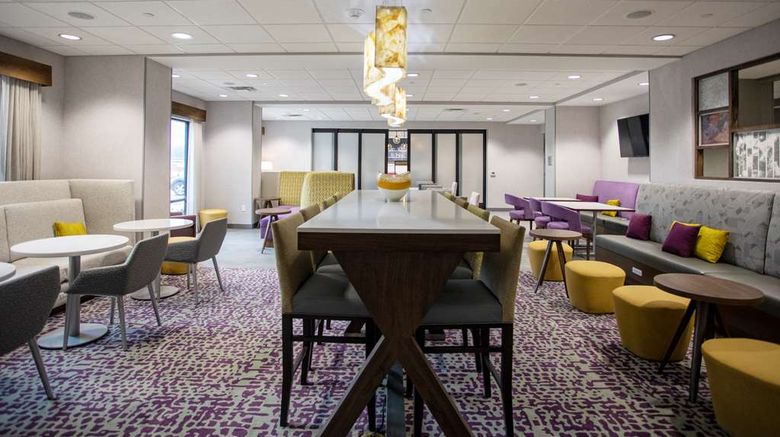 <b>Hampton Inn Lexington Lobby</b>. Images powered by <a href="https://iceportal.shijigroup.com/" title="IcePortal" target="_blank">IcePortal</a>.