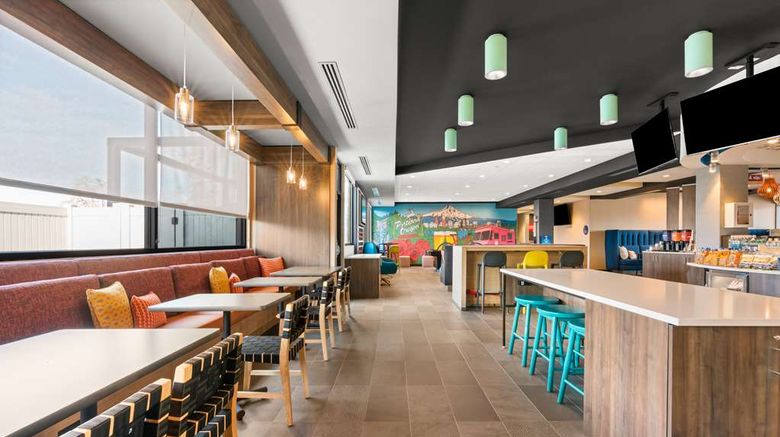 <b>Tru by Hilton Portland Airport Restaurant</b>. Images powered by <a href="https://iceportal.shijigroup.com/" title="IcePortal" target="_blank">IcePortal</a>.