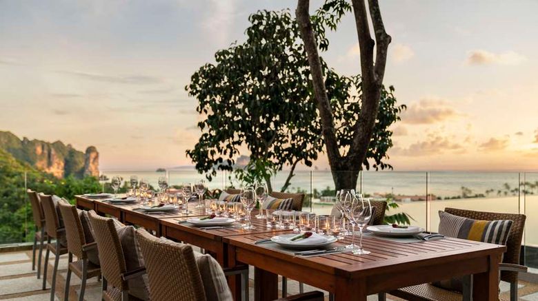 <b>Avani Ao Nang Cliff Krabi Resort Restaurant</b>. Images powered by <a href="https://iceportal.shijigroup.com/" title="IcePortal" target="_blank">IcePortal</a>.