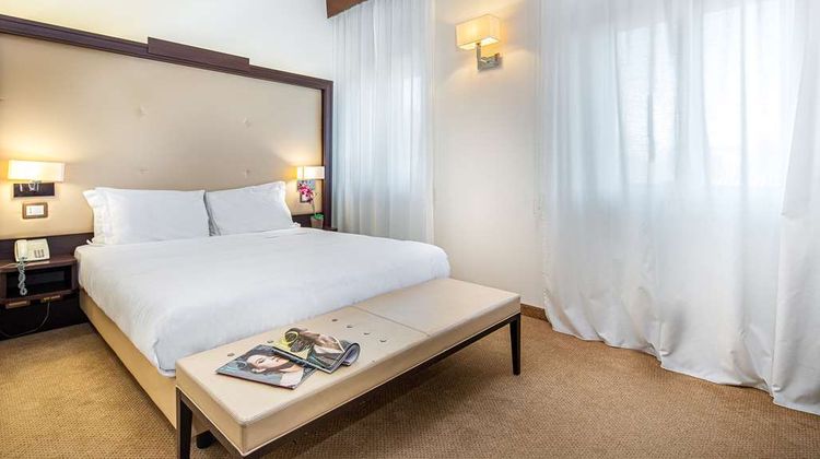 Europalace Hotel-BW Signature Collection Room