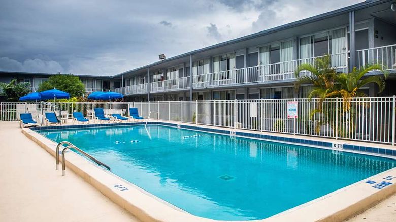 <b>Days Inn by Wyndham Stuart Pool</b>. Images powered by <a href="https://iceportal.shijigroup.com/" title="IcePortal" target="_blank">IcePortal</a>.