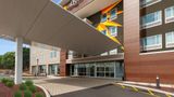 La Quinta Inn & Suites by Wyndham Exterior