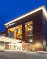 La Quinta Inn & Suites by Wyndham