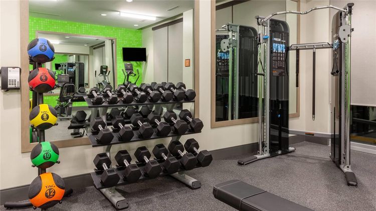 La Quinta Inn & Suites by Wyndham Health
