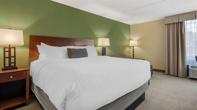 Best Western Fairmont Room