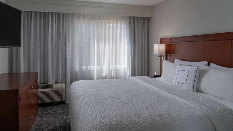 <b>Sonesta Select Chattanooga Hamilton Place Suite</b>. Images powered by <a href="https://iceportal.shijigroup.com/" title="IcePortal" target="_blank">IcePortal</a>.