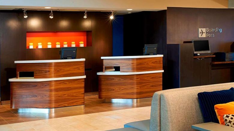 <b>Best Western Plus Elgin - Chicago Lobby</b>. Images powered by <a href="https://iceportal.shijigroup.com/" title="IcePortal" target="_blank">IcePortal</a>.