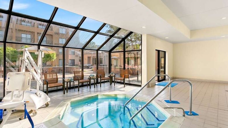 <b>Sonesta Select Greenbelt College Park Pool</b>. Images powered by <a href="https://iceportal.shijigroup.com/" title="IcePortal" target="_blank">IcePortal</a>.