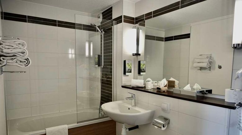 <b>Sure Hotel by Best Western Biarritz Apt Room</b>. Images powered by <a href="https://iceportal.shijigroup.com/" title="IcePortal" target="_blank">IcePortal</a>.