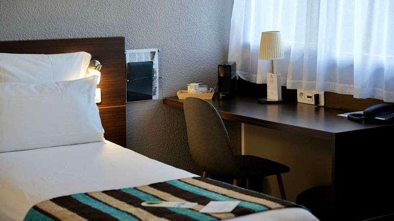 <b>Sure Hotel by Best Western Biarritz Apt Room</b>. Images powered by <a href="https://iceportal.shijigroup.com/" title="IcePortal" target="_blank">IcePortal</a>.