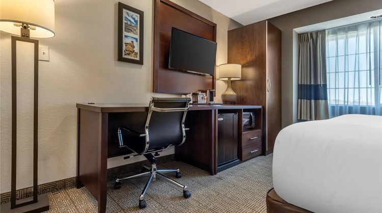 Comfort Inn and Suites Aztec Room