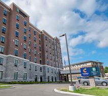 Comfort Suites Cincinnati Exterior
