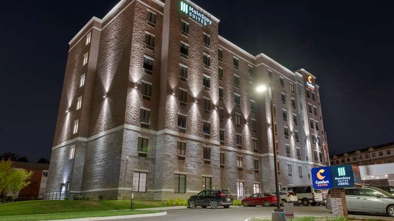 <b>Comfort Suites Cincinnati Exterior</b>. Images powered by <a href="https://iceportal.shijigroup.com/" title="IcePortal" target="_blank">IcePortal</a>.