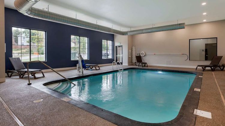 Comfort Suites Cincinnati Pool