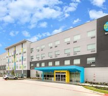 Tru by Hilton Austin NW Arboretum Exterior