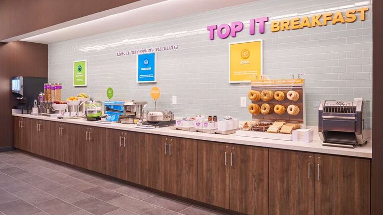 <b>Tru by Hilton Pompano Beach Pier Restaurant</b>. Images powered by <a href="https://iceportal.shijigroup.com/" title="IcePortal" target="_blank">IcePortal</a>.