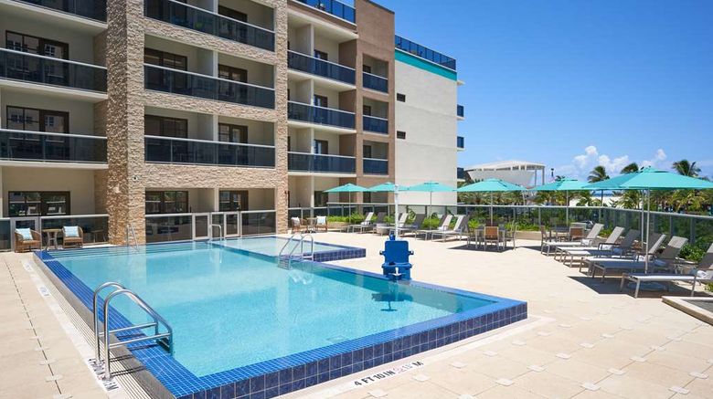<b>Tru by Hilton Pompano Beach Pier Room</b>. Images powered by <a href="https://iceportal.shijigroup.com/" title="IcePortal" target="_blank">IcePortal</a>.