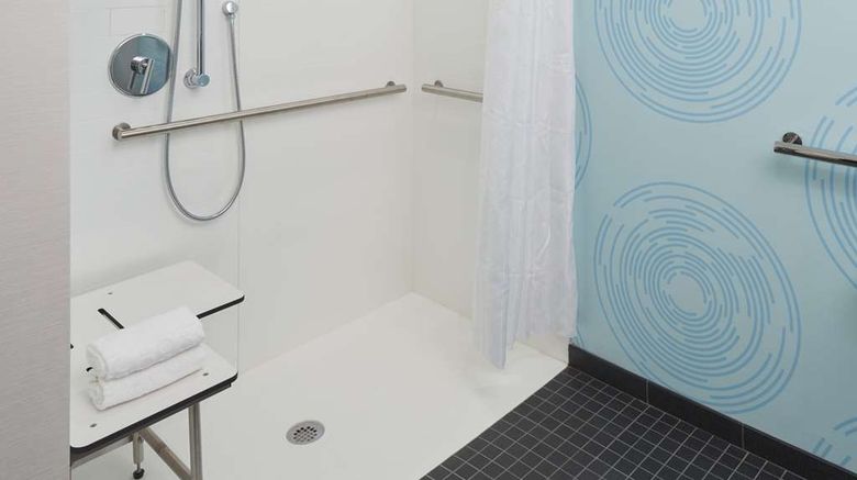 <b>Tru by Hilton Pompano Beach Pier Room</b>. Images powered by <a href="https://iceportal.shijigroup.com/" title="IcePortal" target="_blank">IcePortal</a>.