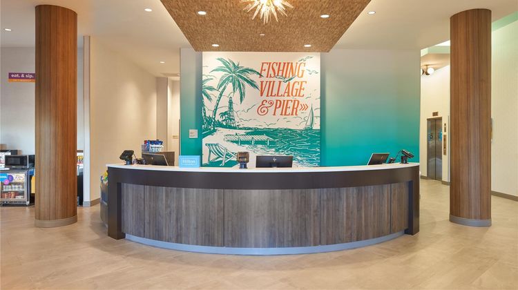 Tru by Hilton Pompano Beach Pier Lobby