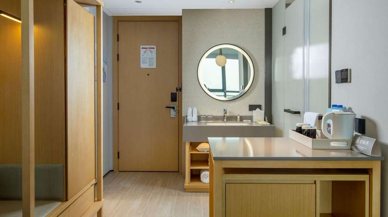 <b>Hilton Garden Inn Hengqin Sumlodol Park Room</b>. Images powered by <a href="https://iceportal.shijigroup.com/" title="IcePortal" target="_blank">IcePortal</a>.