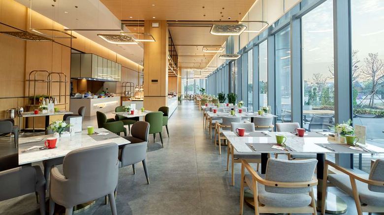 <b>Hilton Garden Inn Hengqin Sumlodol Park Restaurant</b>. Images powered by <a href="https://iceportal.shijigroup.com/" title="IcePortal" target="_blank">IcePortal</a>.