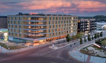 Hampton by Hilton Ashford International