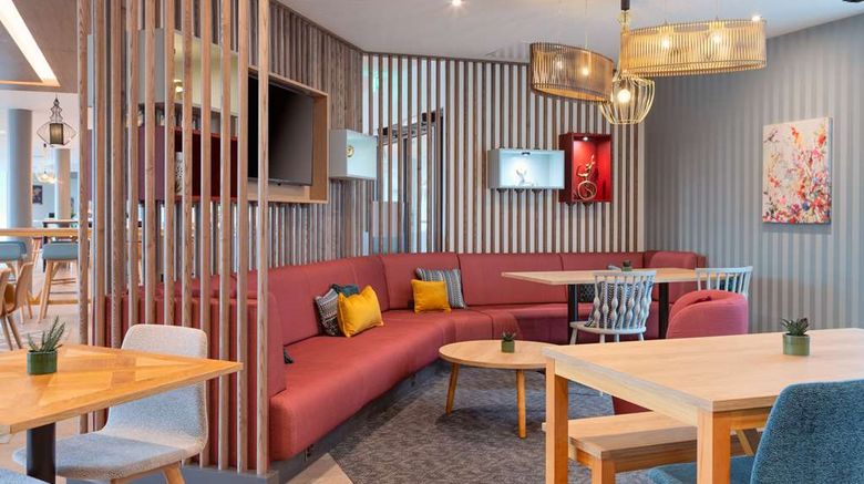 <b>Hampton by Hilton Ashford International Restaurant</b>. Images powered by <a href="https://iceportal.shijigroup.com/" title="IcePortal" target="_blank">IcePortal</a>.