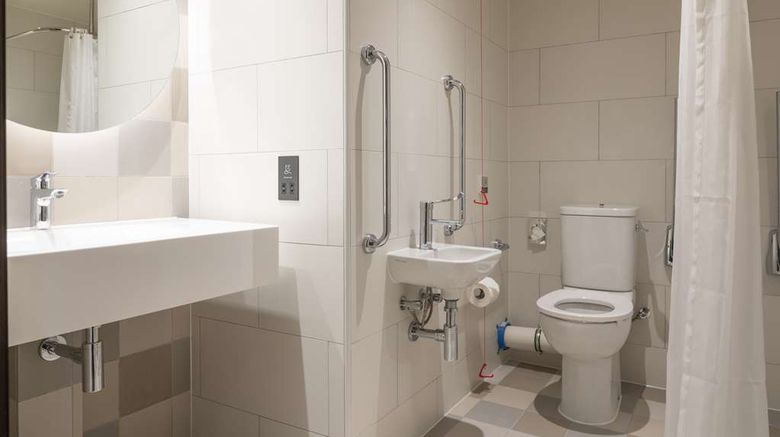 <b>Hampton by Hilton Ashford International Room</b>. Images powered by <a href="https://iceportal.shijigroup.com/" title="IcePortal" target="_blank">IcePortal</a>.