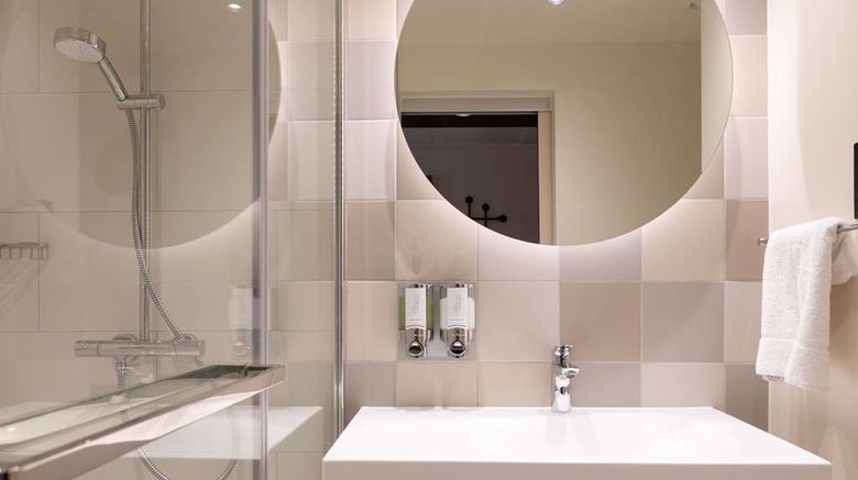 <b>Hampton by Hilton Ashford International Room</b>. Images powered by <a href="https://iceportal.shijigroup.com/" title="IcePortal" target="_blank">IcePortal</a>.